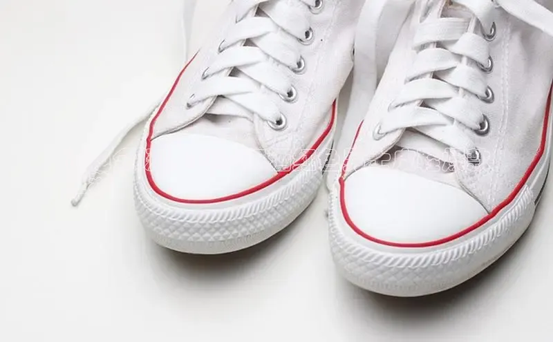 意昂2体育官方网站百度健康惊艳全场！2024年酒红色男士皮鞋爆款
推荐