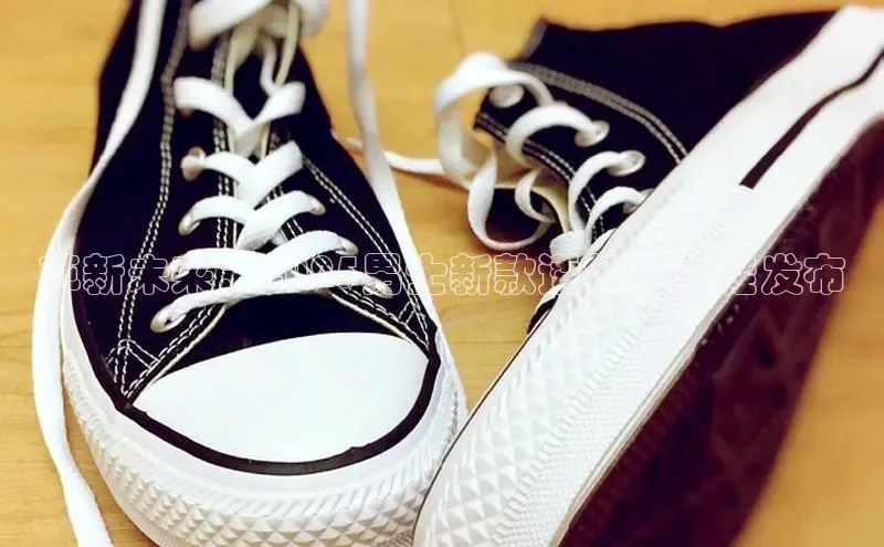 革新未来：2025男士新款透气运动鞋发布